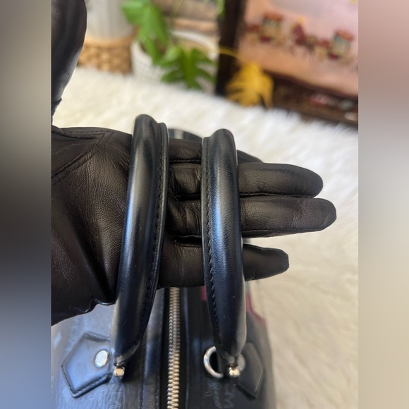 EUC mcm boston stark - Picture 5 of 15